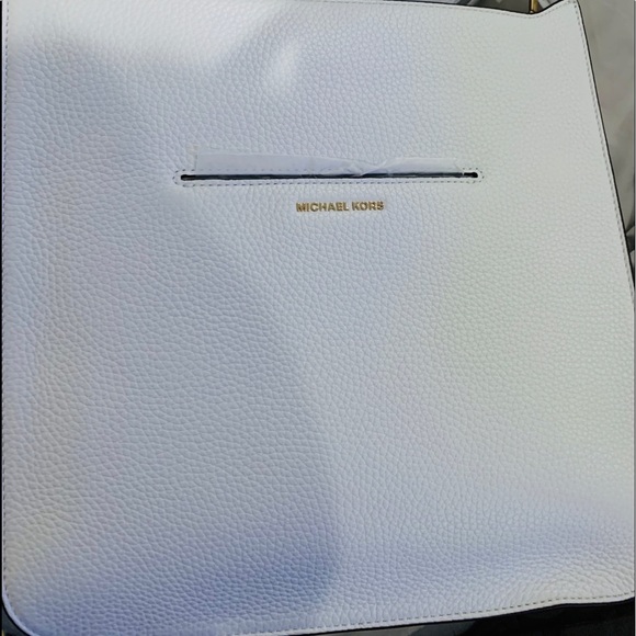 Michael Kors - Picture 2 of 3